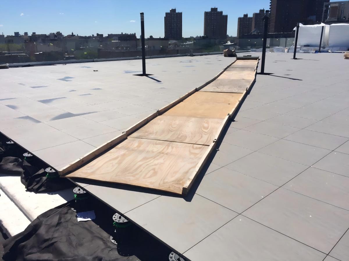 Oosten Residential Project | Brooklyn, New York 12,000 Adjustable Pedestals | 90–185 mm