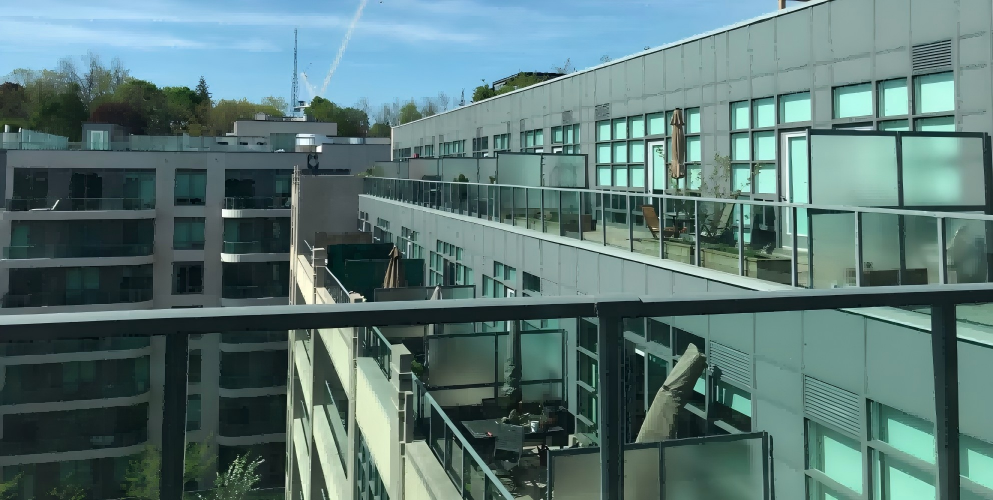 Madison Avenue Lofts Project | Toronto, Canada 3,500 Moonbay Pedestals for Rooftop Decking